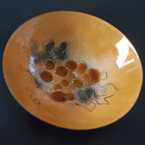 MCM Sascha Brastoff Golden Enamel, Amber Grapes on Copper 6 7/8" Bowl - Picture 9 of 12